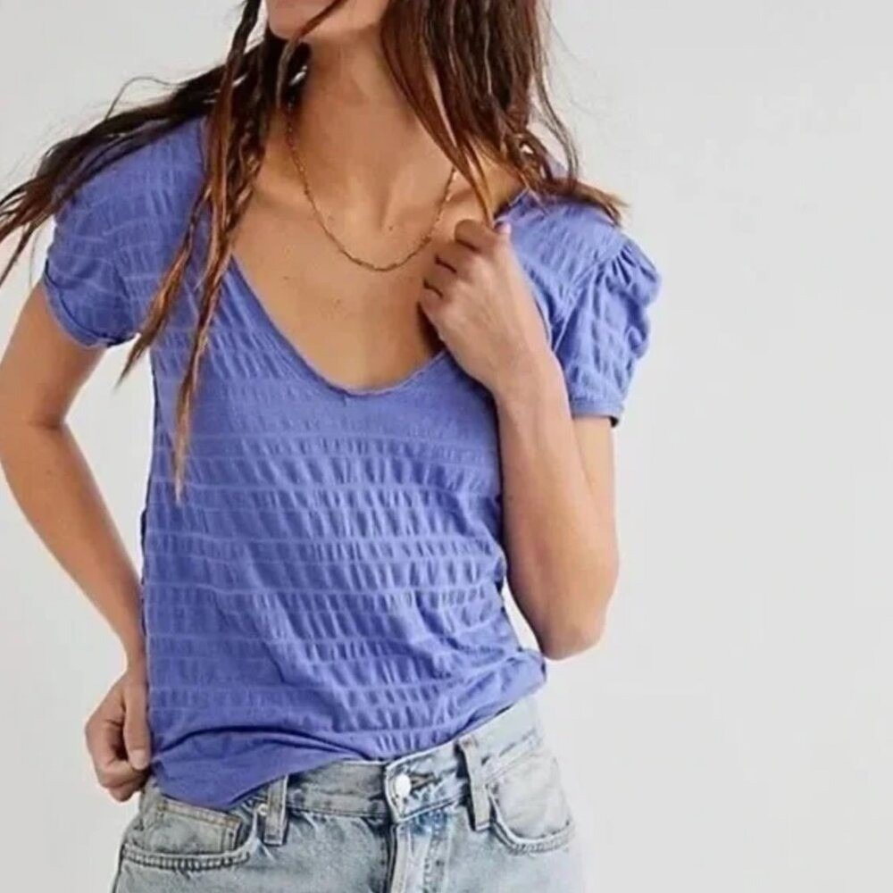 Free People Purple V Neck Short Puff Sleeve Textured Tee‎ Top Size XS